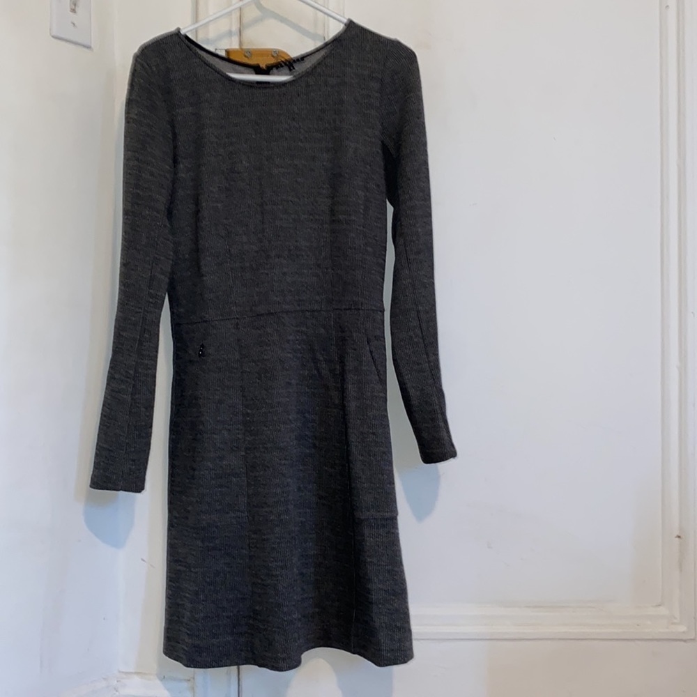 THEORY Dress Comfortable and professional…. choose two free six dollar items